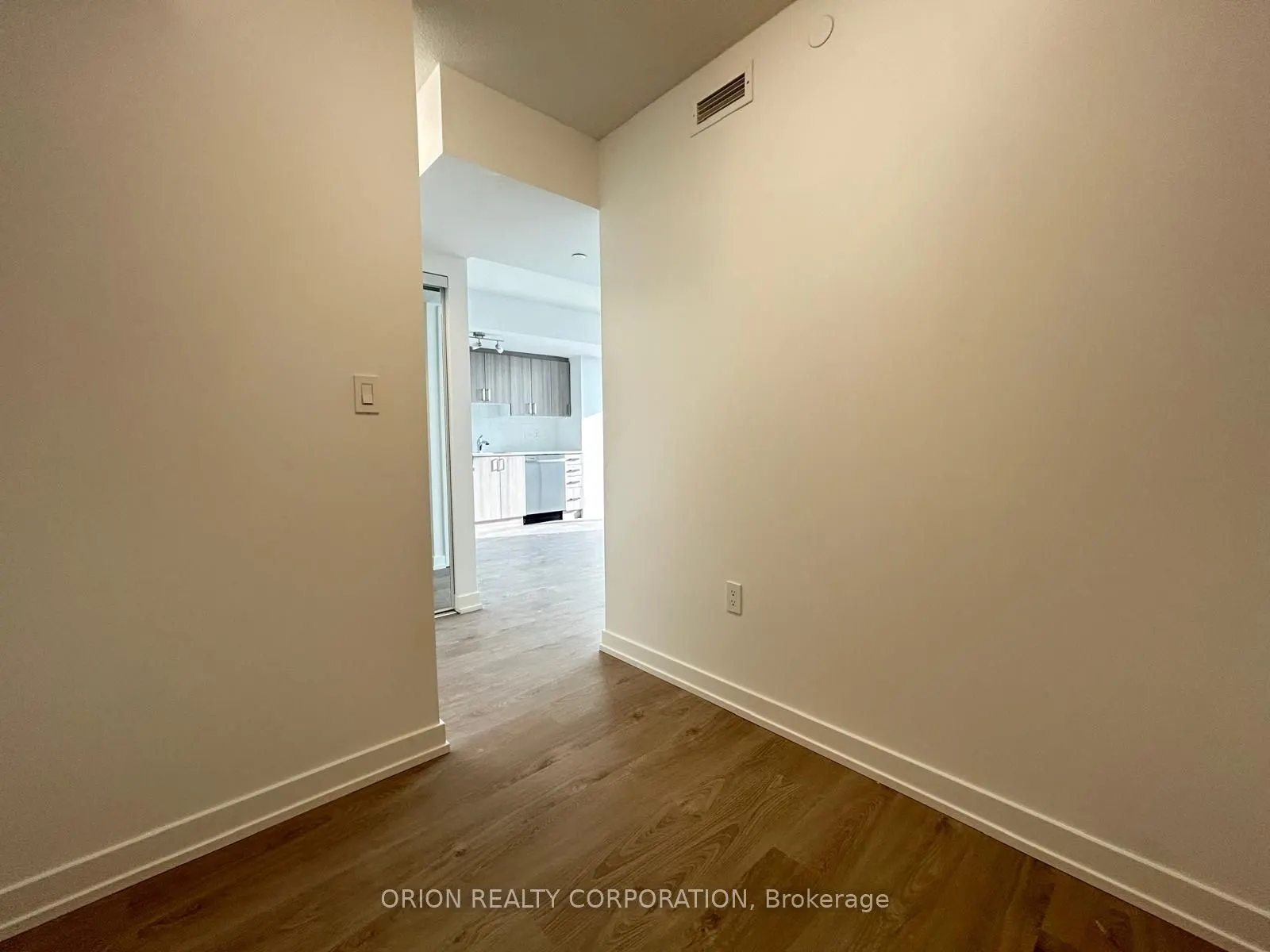 556 Marlee Avenue, #815