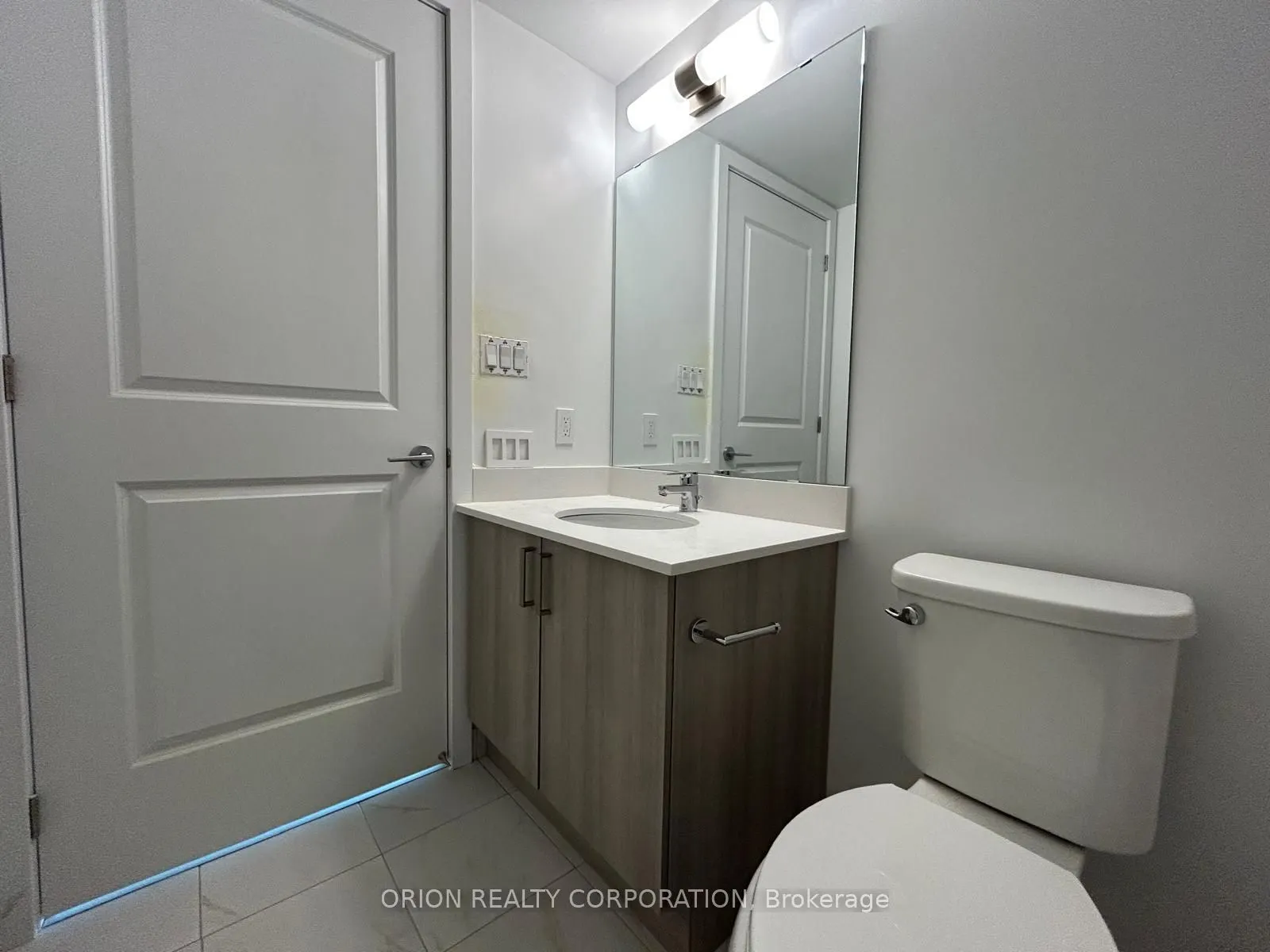 556 Marlee Avenue, #815