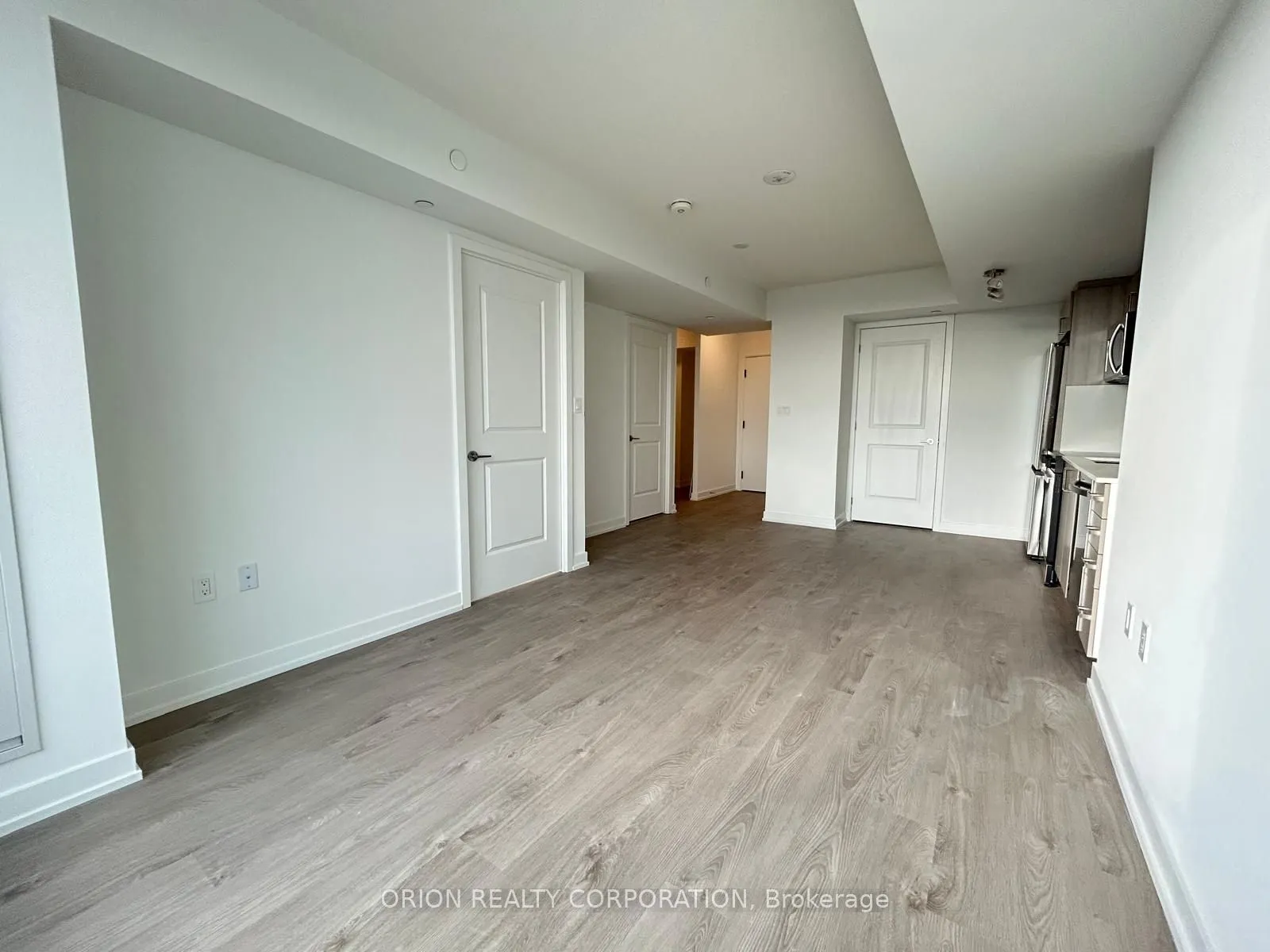 556 Marlee Avenue, #815