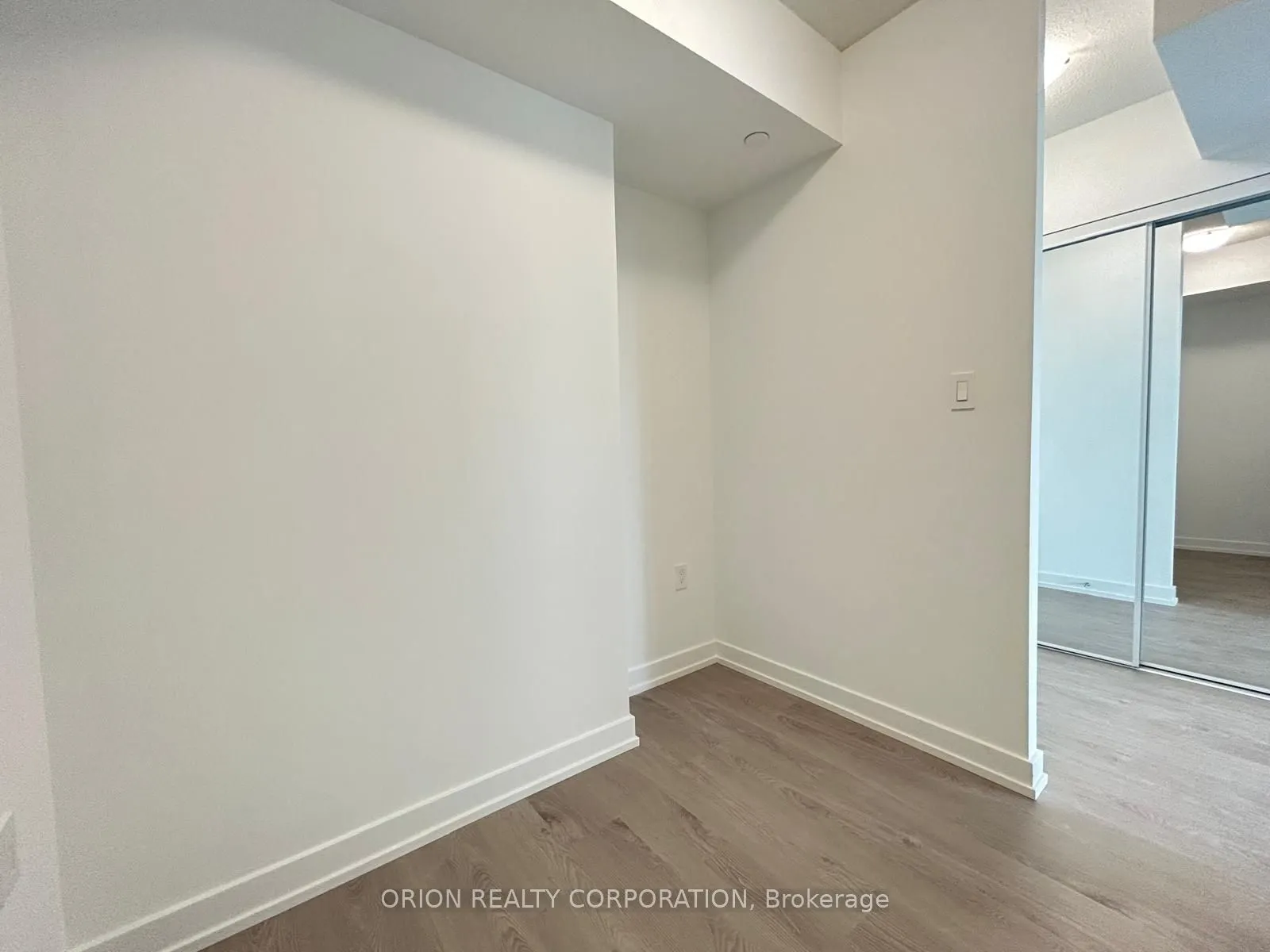 556 Marlee Avenue, #815