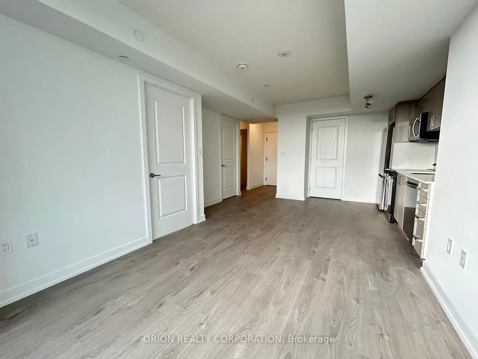 556 Marlee Avenue, #815