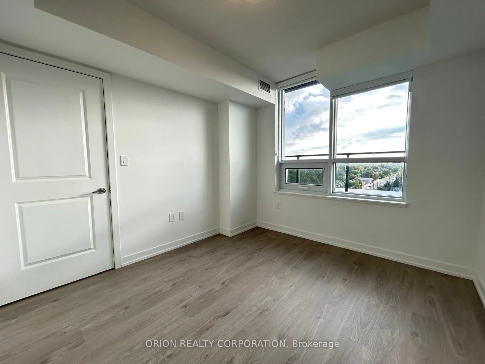 556 Marlee Avenue, #815