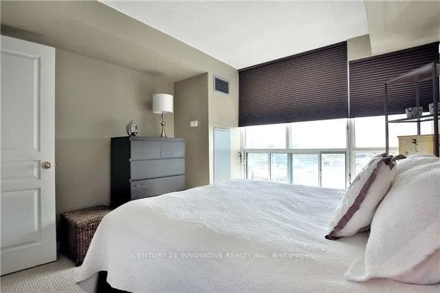2545 Erin Centre Boulevard, #1404