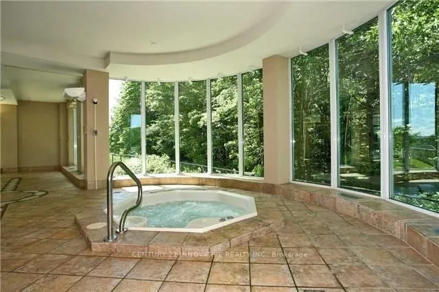 2545 Erin Centre Boulevard, #1404