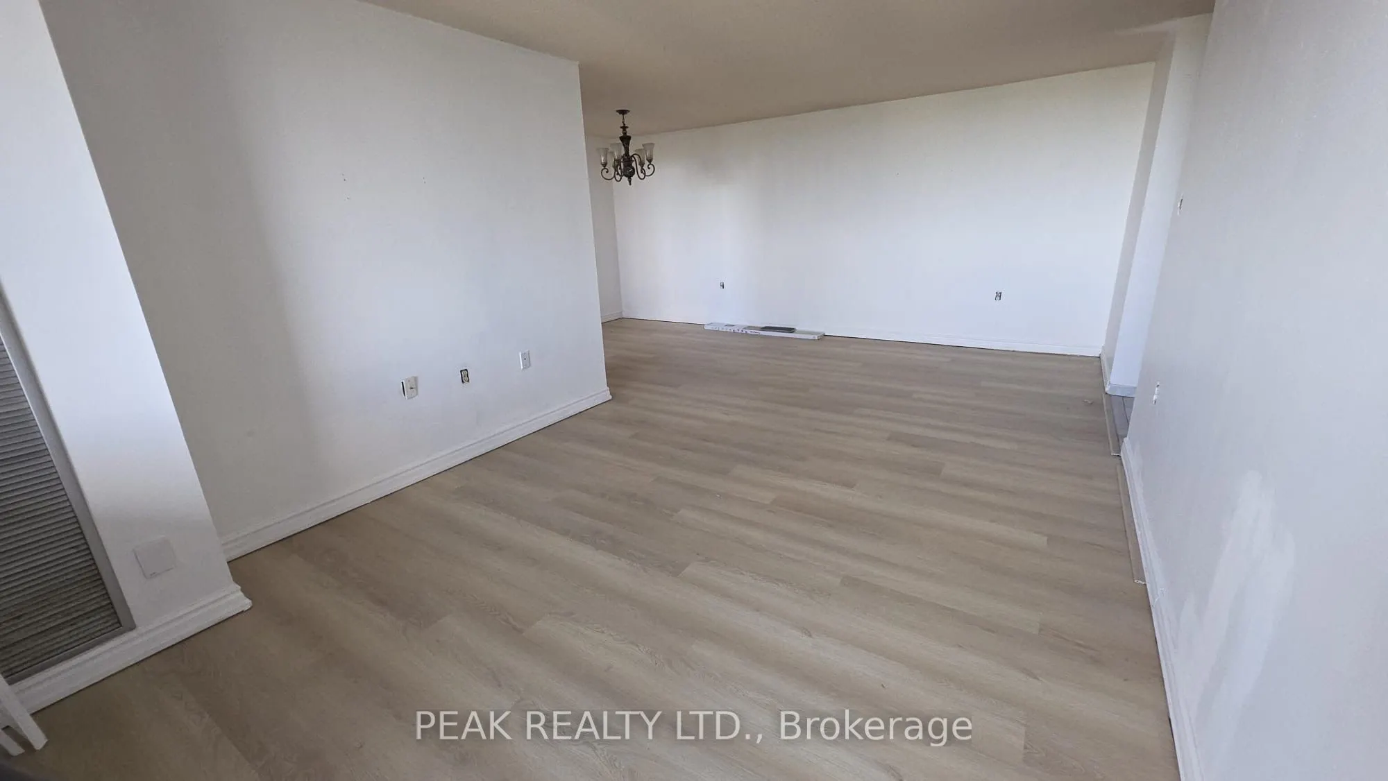 18 KNIGHTSBRIDGE Road, #705