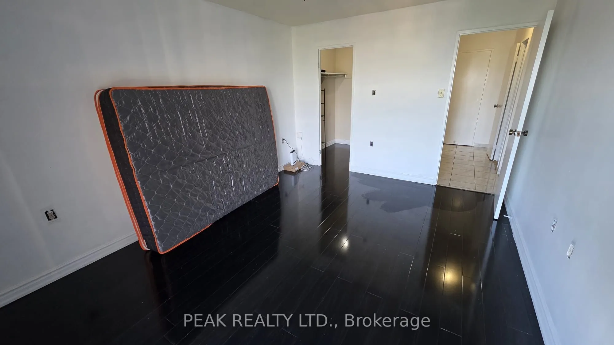 18 KNIGHTSBRIDGE Road, #705