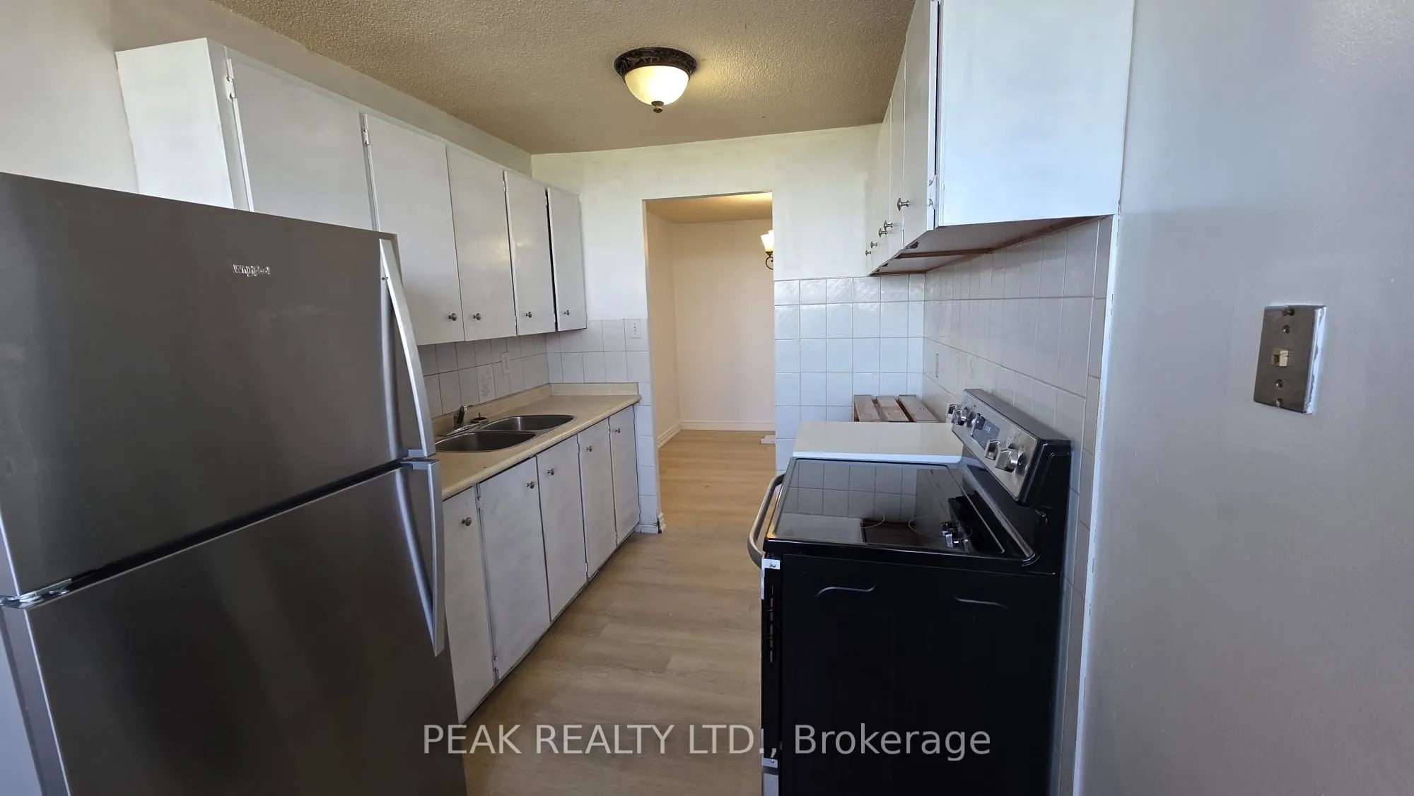 18 KNIGHTSBRIDGE Road, #705