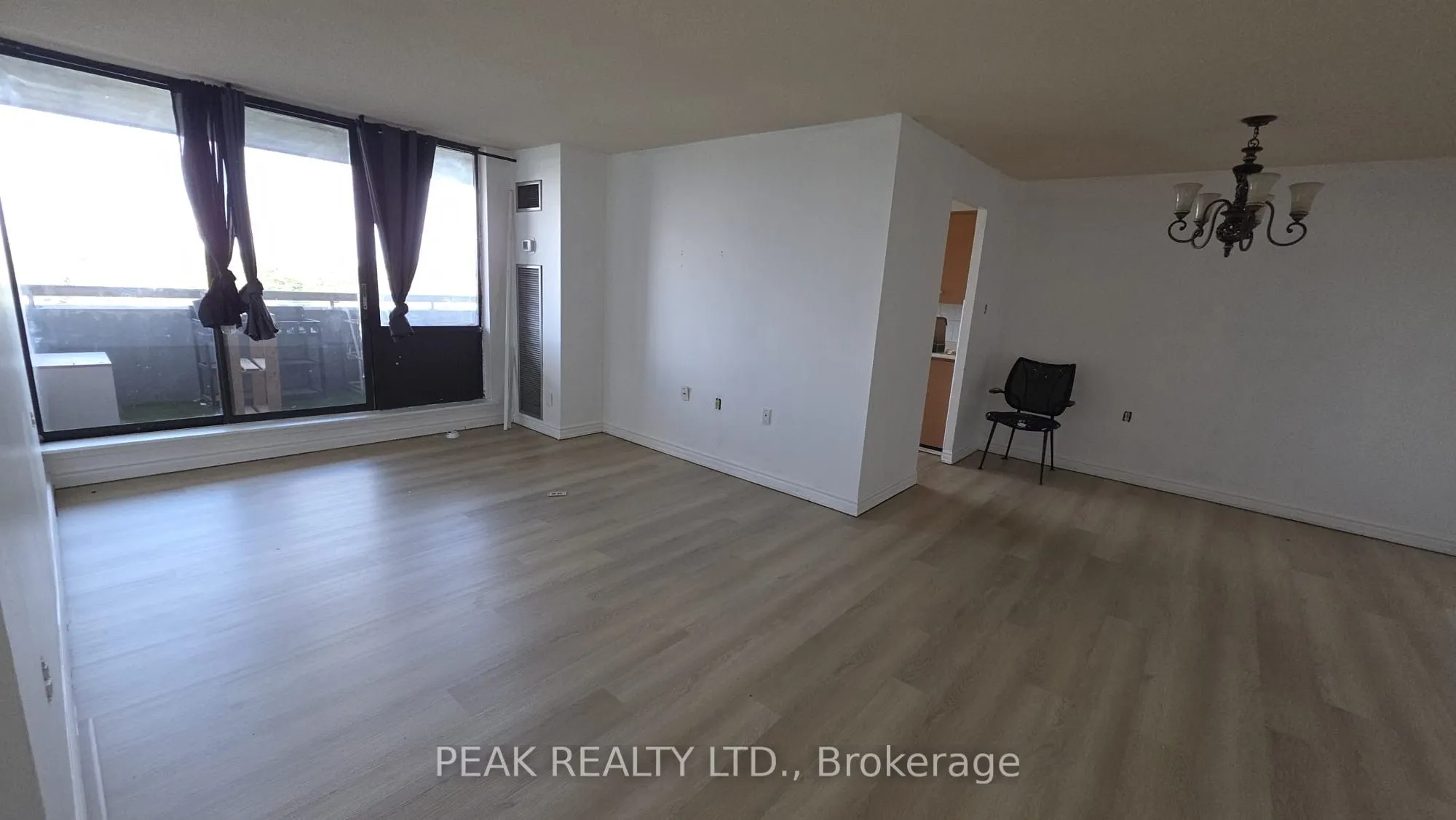 18 KNIGHTSBRIDGE Road, #705