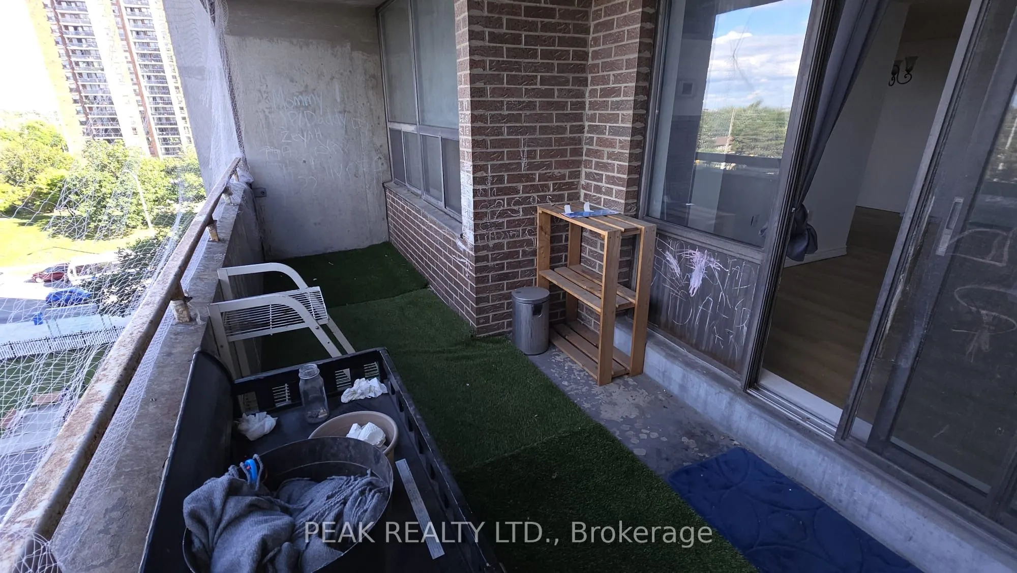 18 KNIGHTSBRIDGE Road, #705