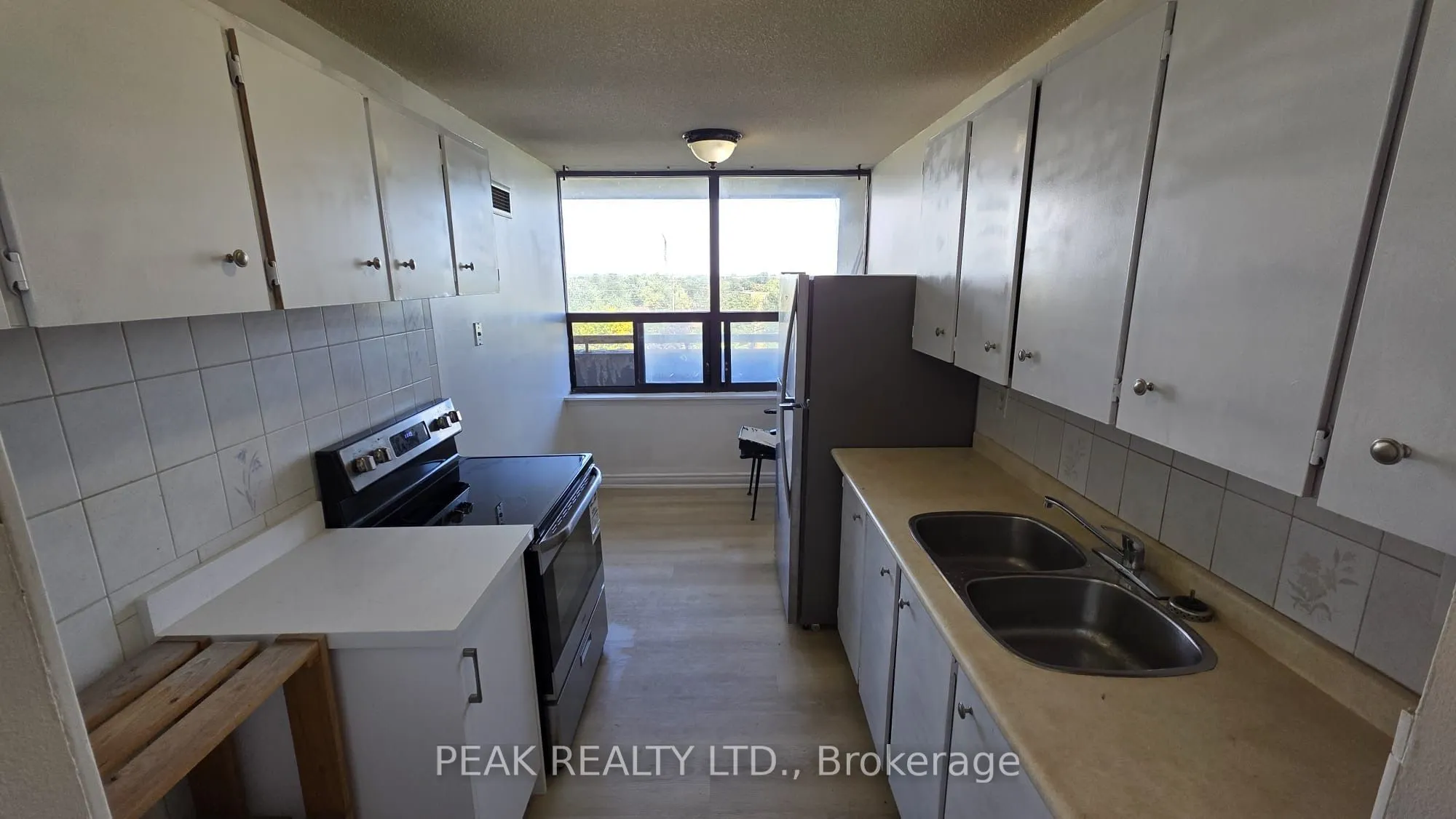 18 KNIGHTSBRIDGE Road, #705