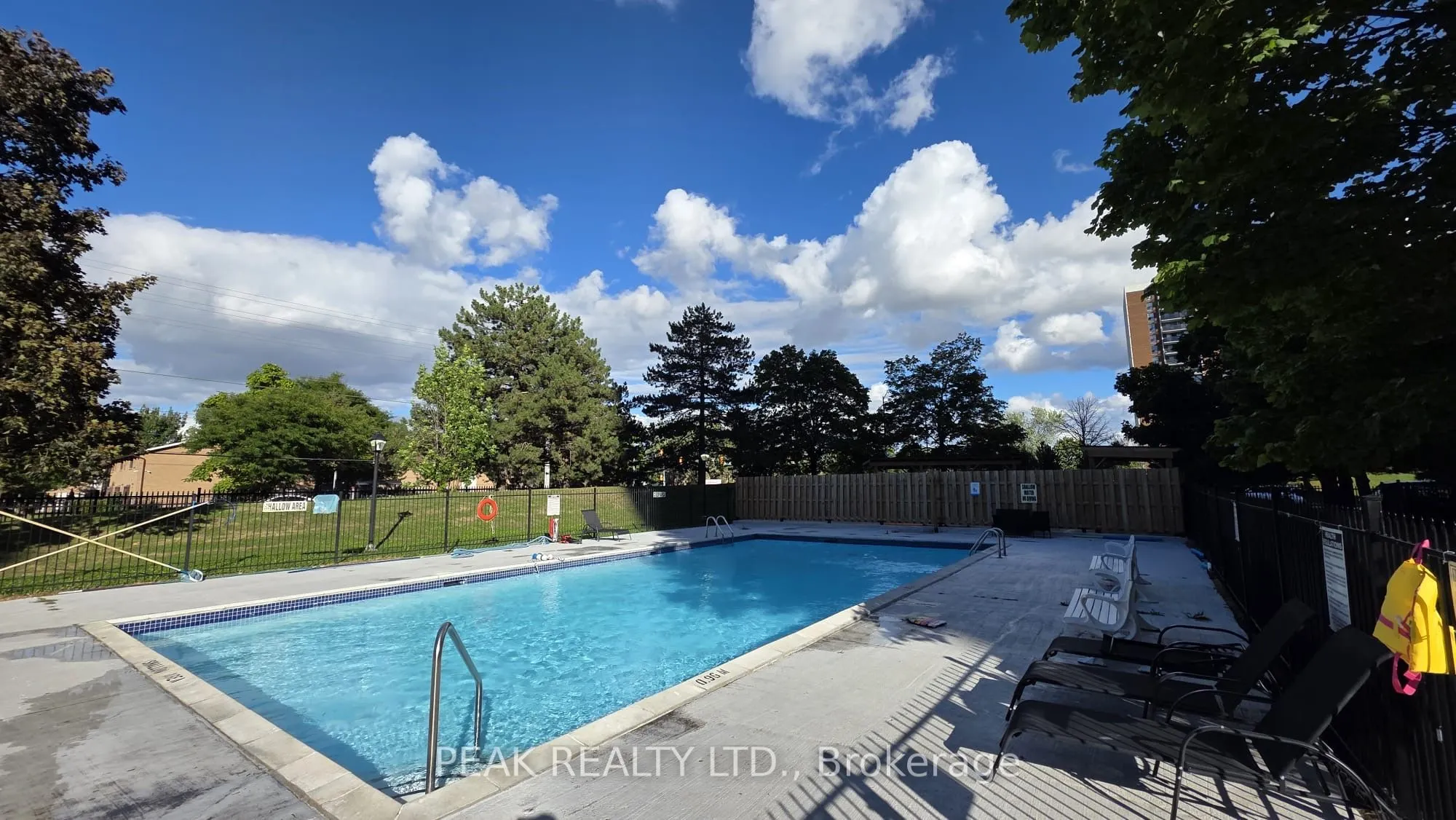 18 KNIGHTSBRIDGE Road, #705