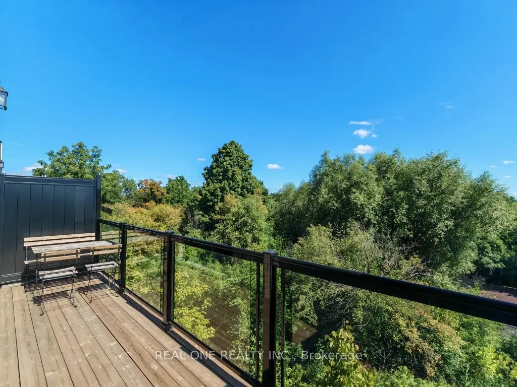 19 Woodstream Drive