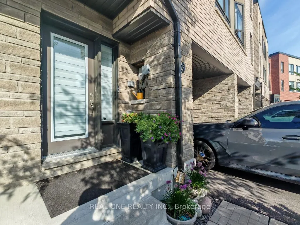 19 Woodstream Drive