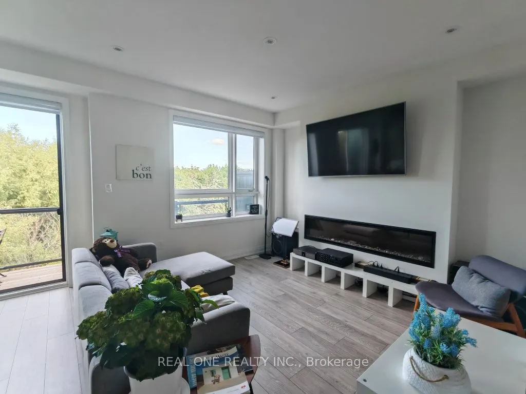 19 Woodstream Drive