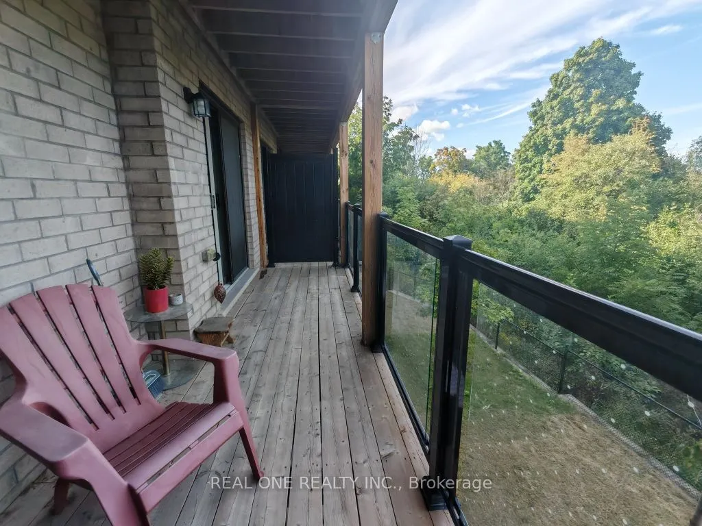 19 Woodstream Drive