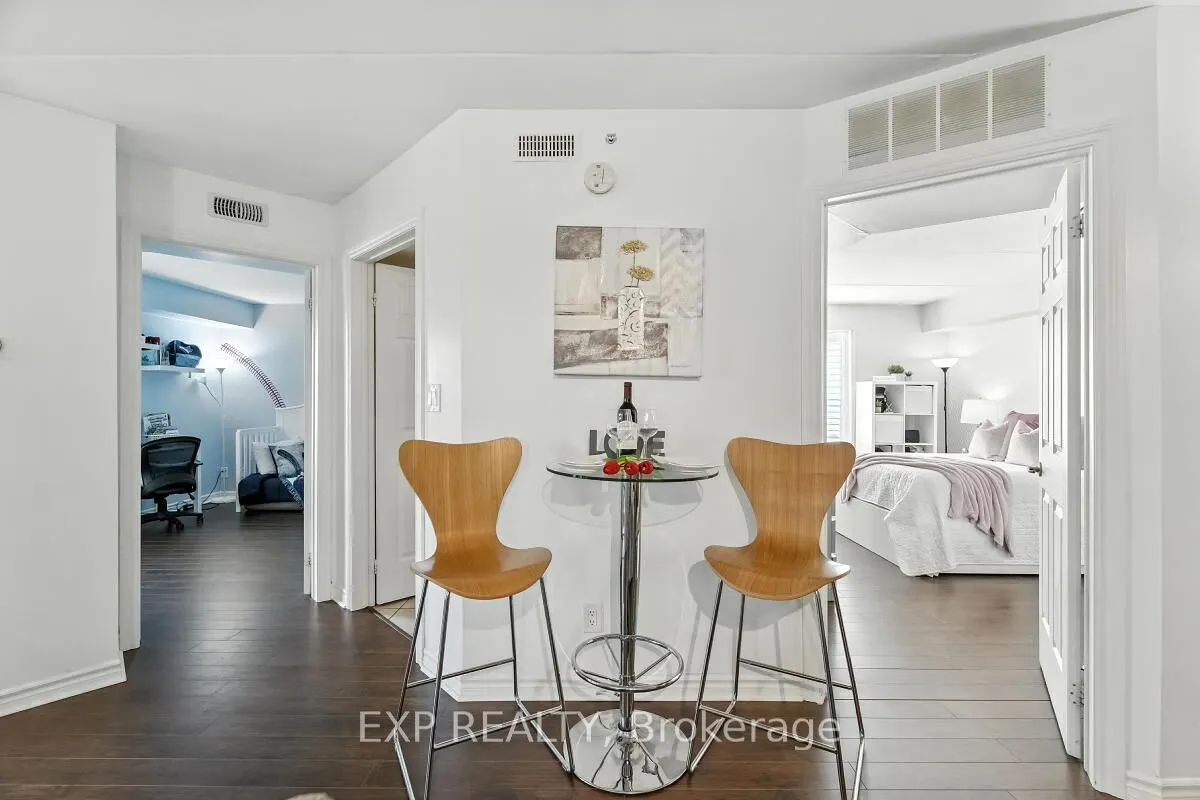 1421 Walkers Line, #215