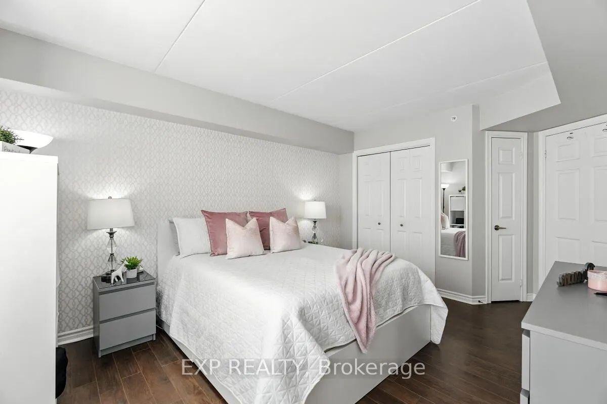 1421 Walkers Line, #215