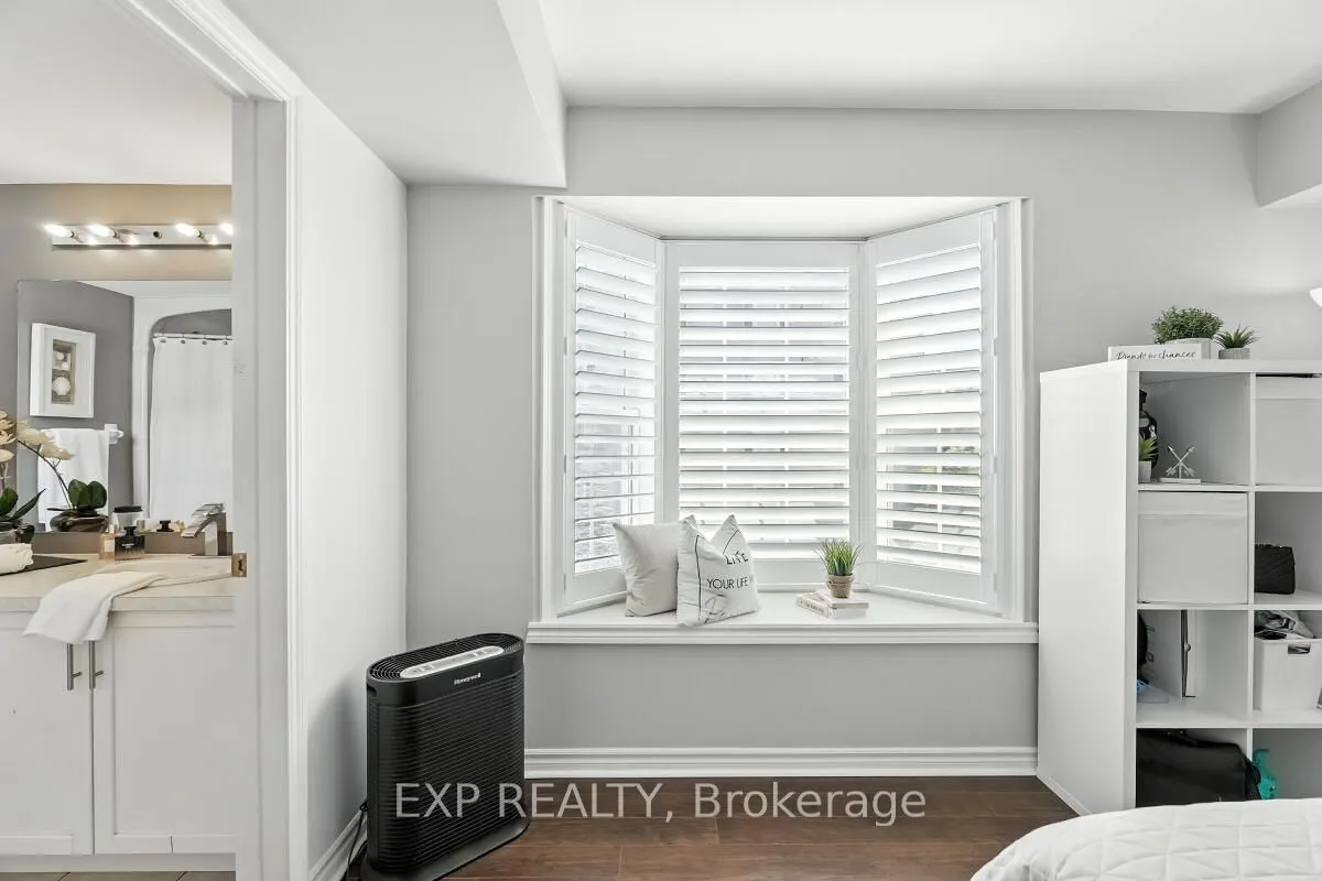 1421 Walkers Line, #215