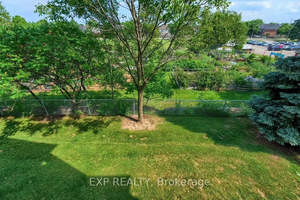 1421 Walkers Line, #215