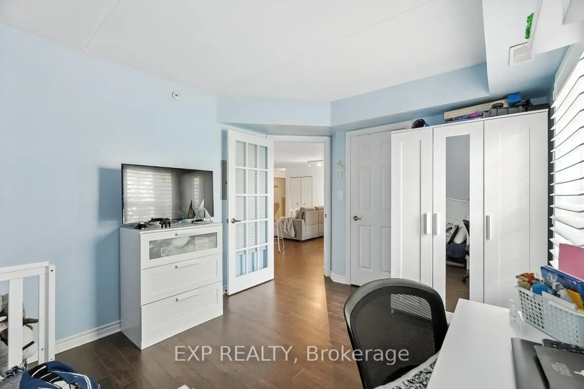 1421 Walkers Line, #215