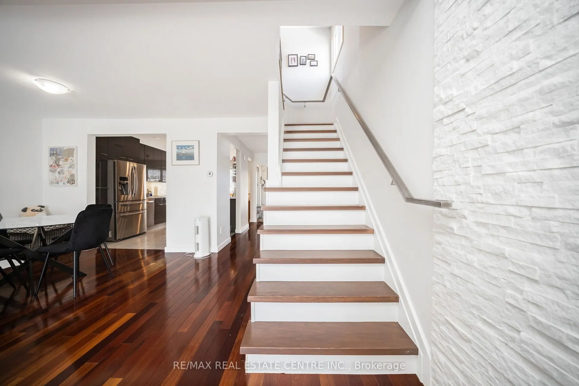 2536 Barcella Crescent
