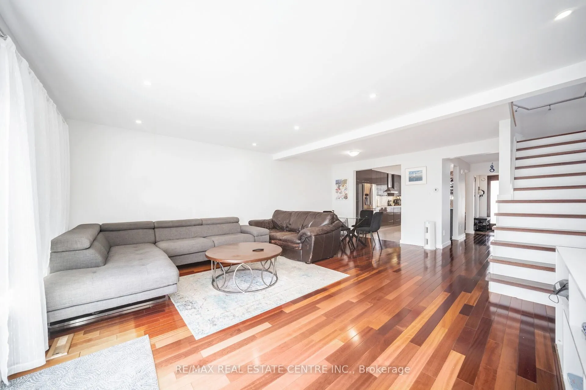 2536 Barcella Crescent