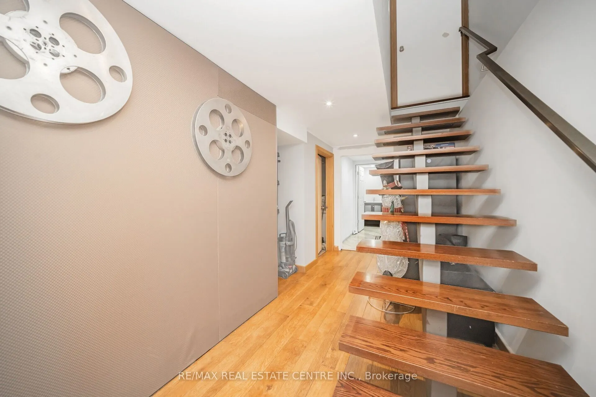 2536 Barcella Crescent