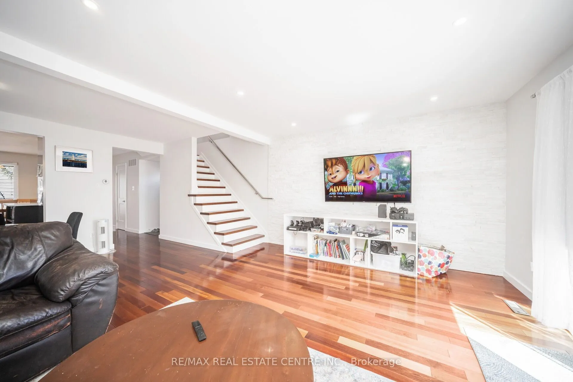 2536 Barcella Crescent