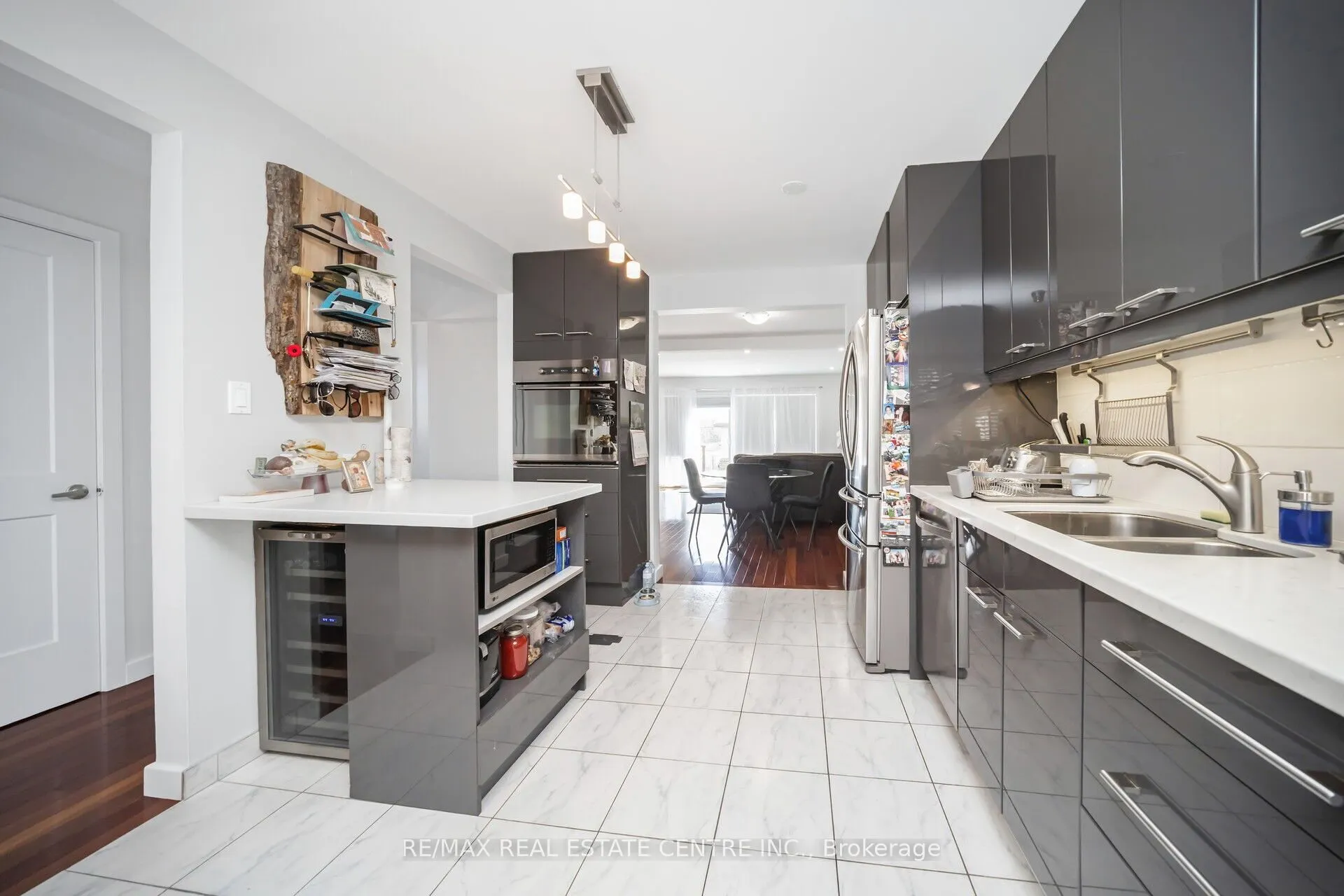 2536 Barcella Crescent