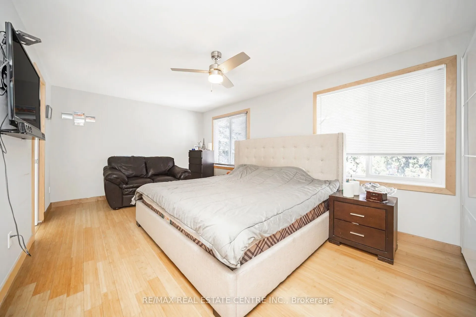 2536 Barcella Crescent