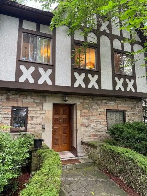 2627 Lake Shore Boulevard W, #MAIN