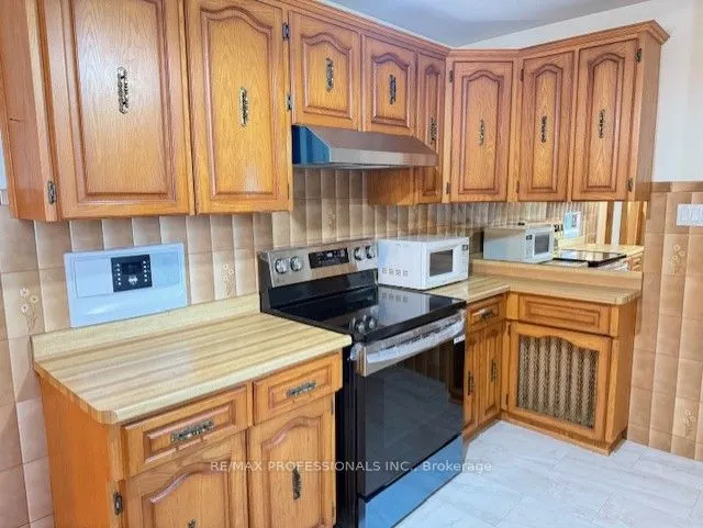 2627 Lake Shore Boulevard W, #MAIN