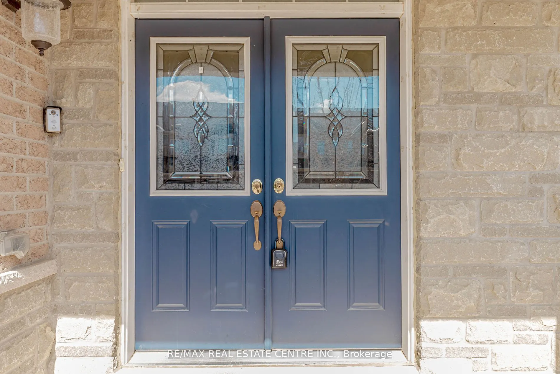 20 Gower Crescent, #(Upper)