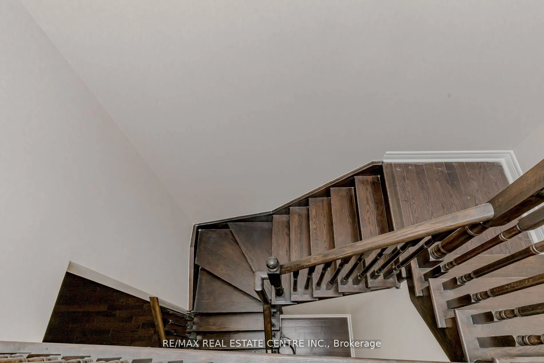 20 Gower Crescent, #(Upper)