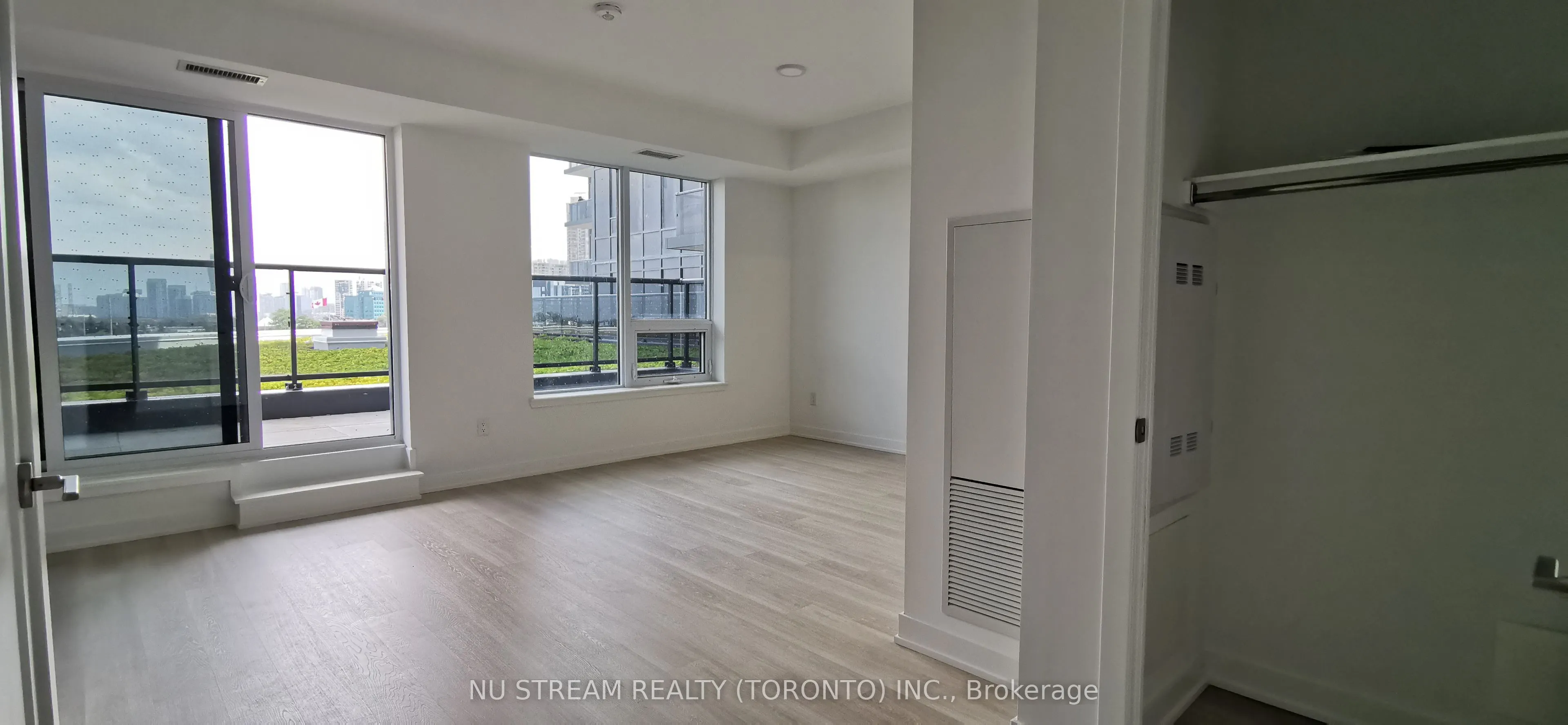 5105 Hurontario Street, #339