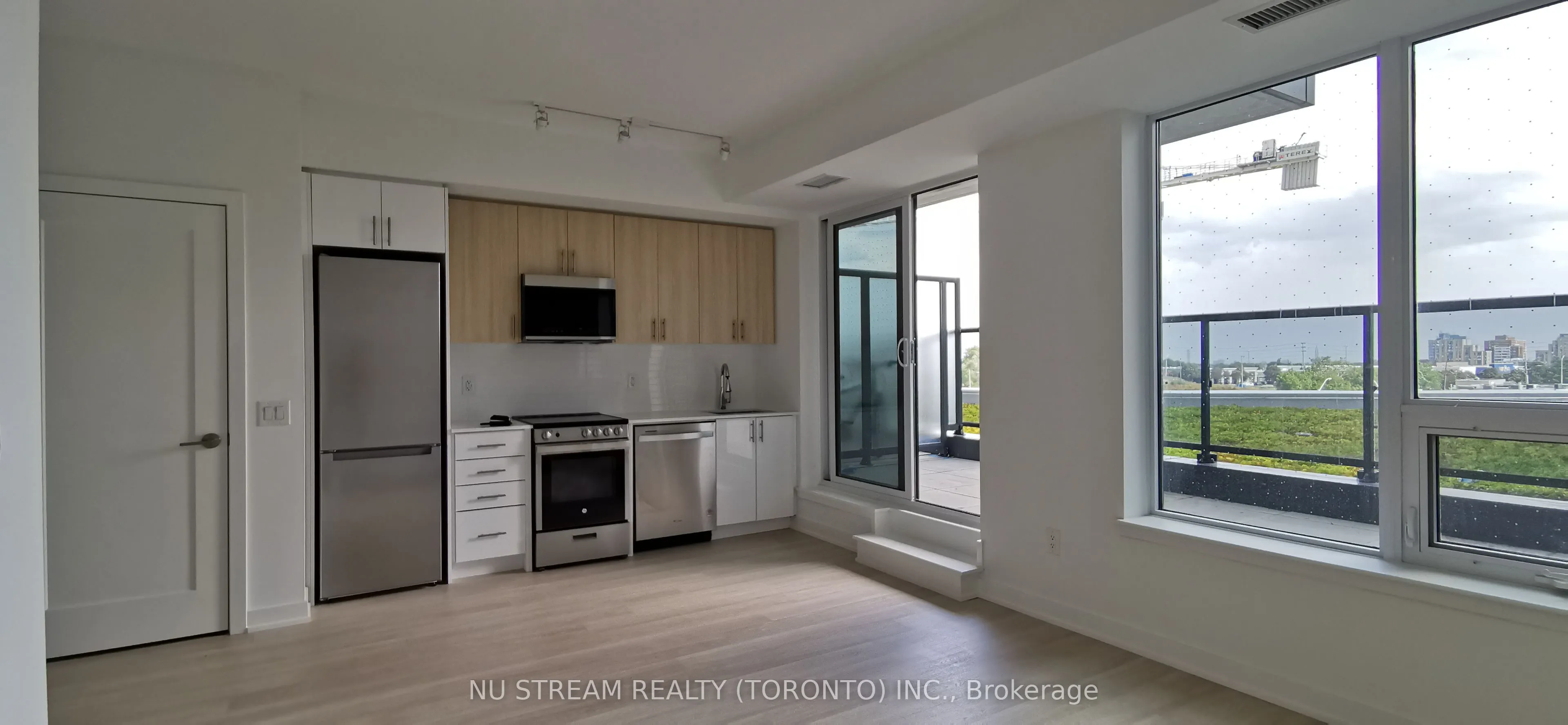 5105 Hurontario Street, #339