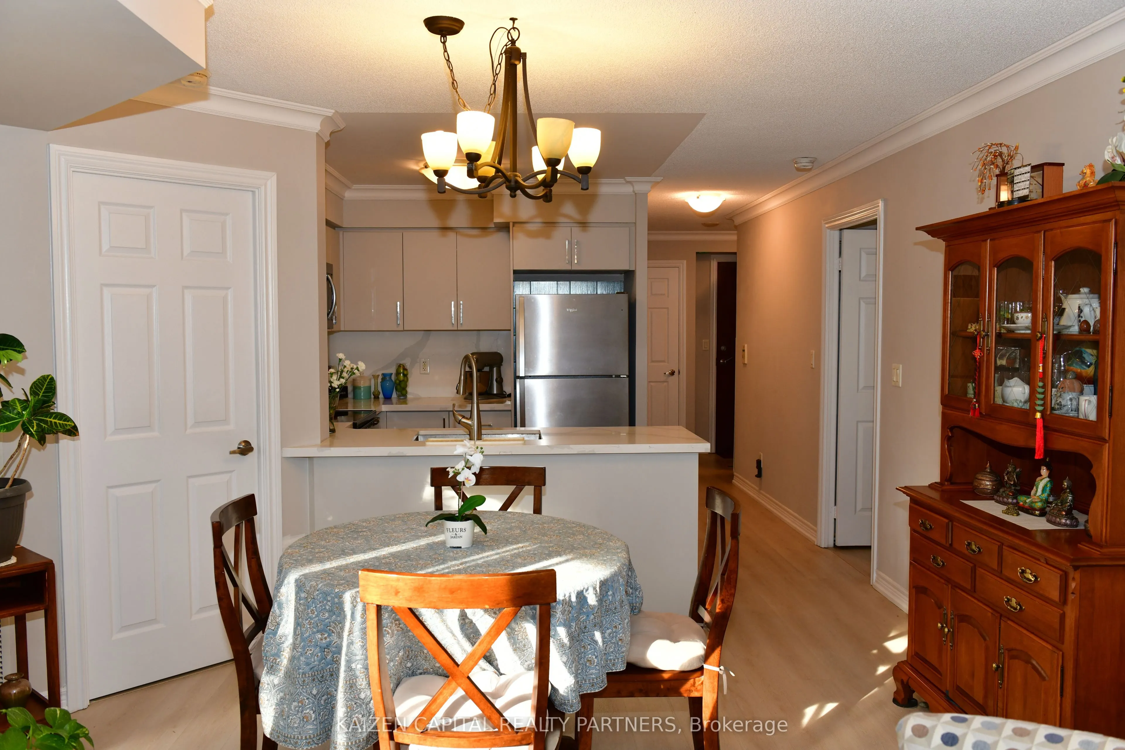 310 Burnhamthorpe Road W, #213
