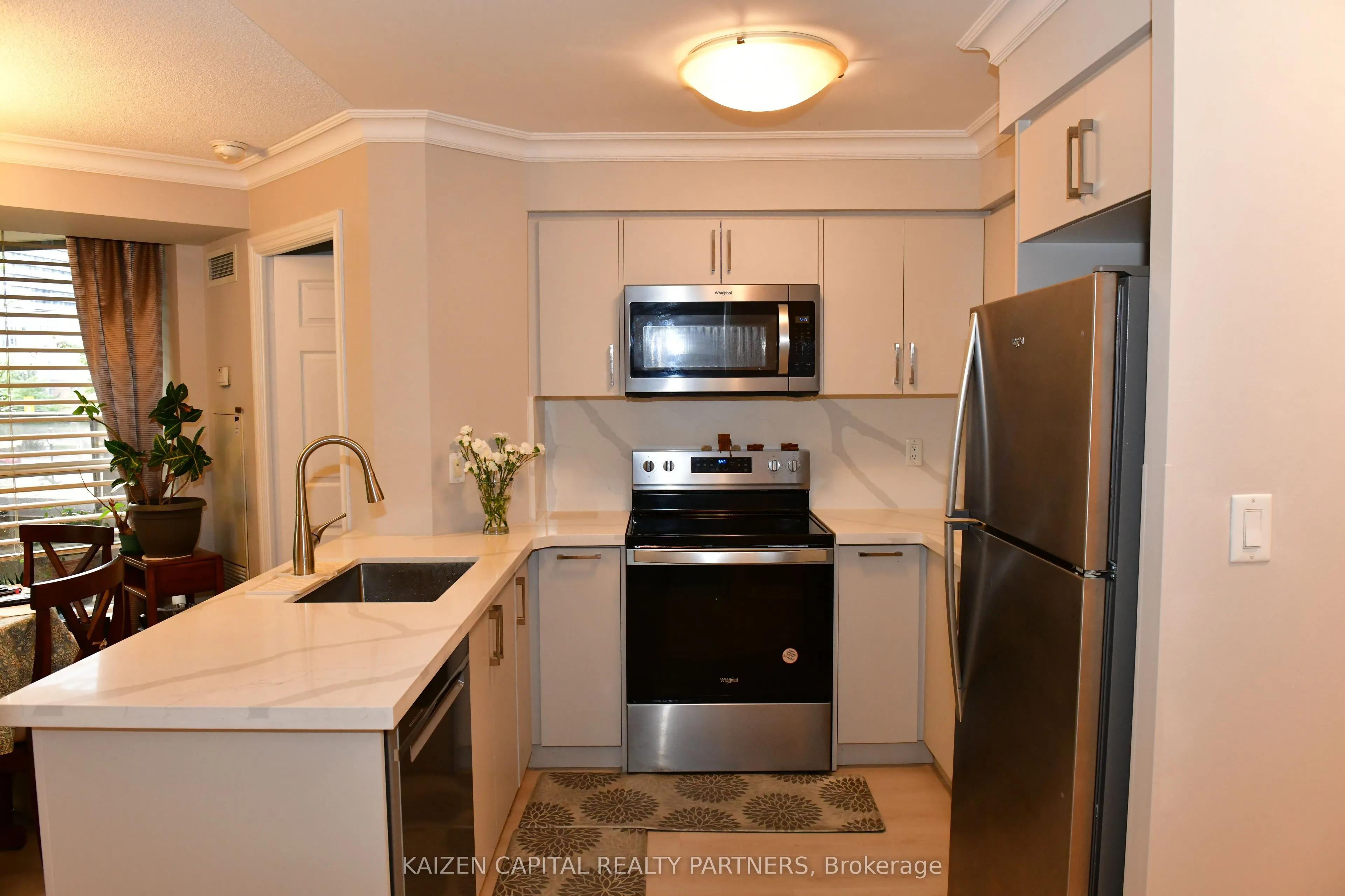 310 Burnhamthorpe Road W, #213