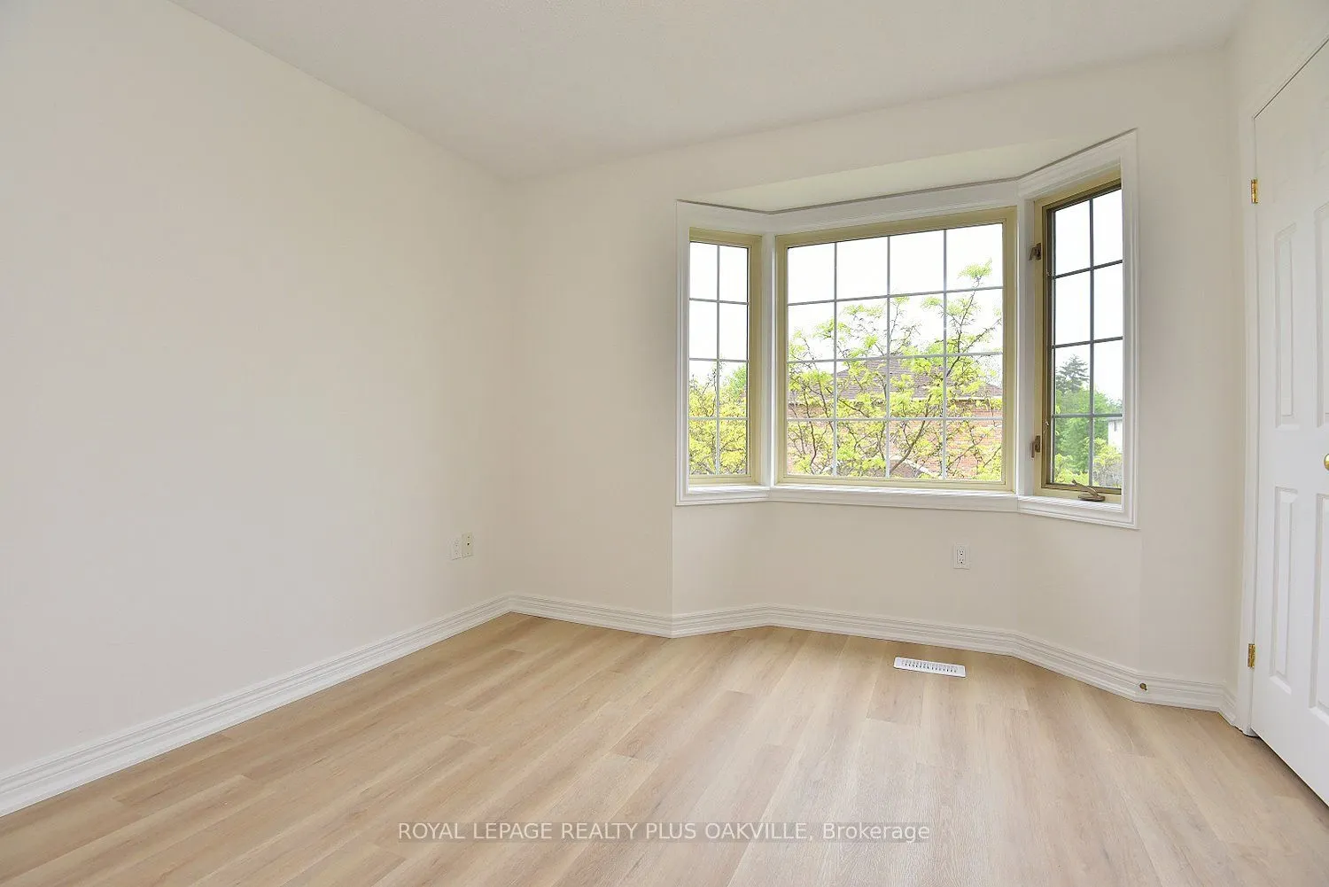 4045 Upper Middle Road, #14