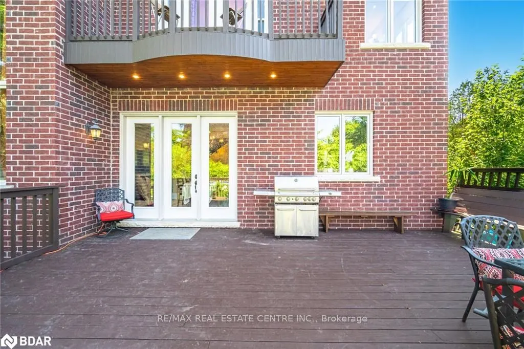 275 Martin Street