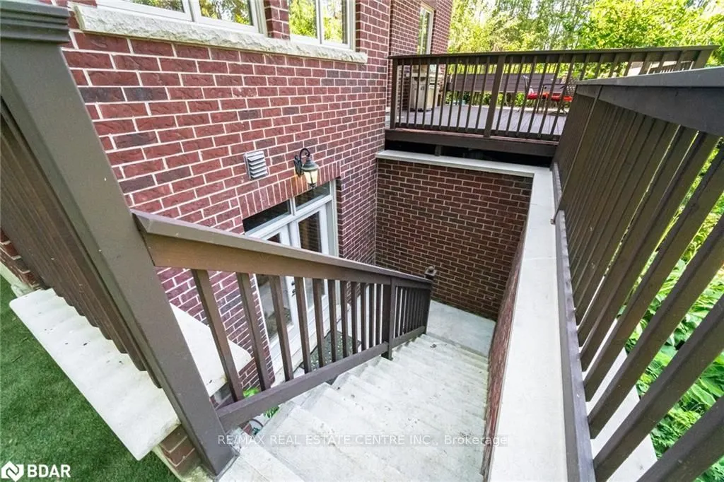 275 Martin Street