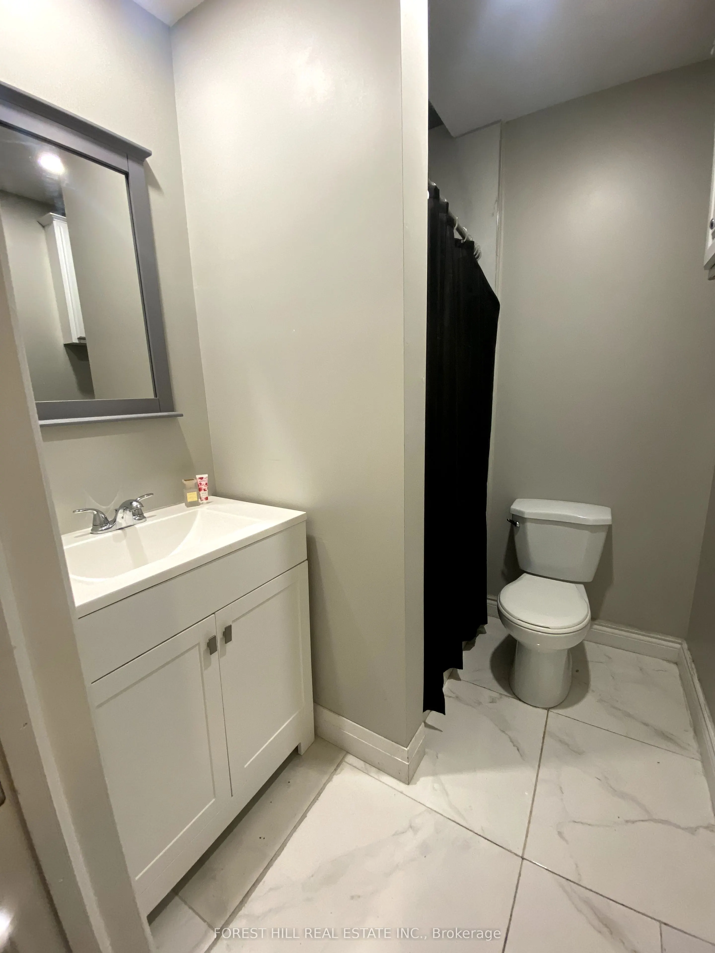 16 Northwestern Avenue, #202