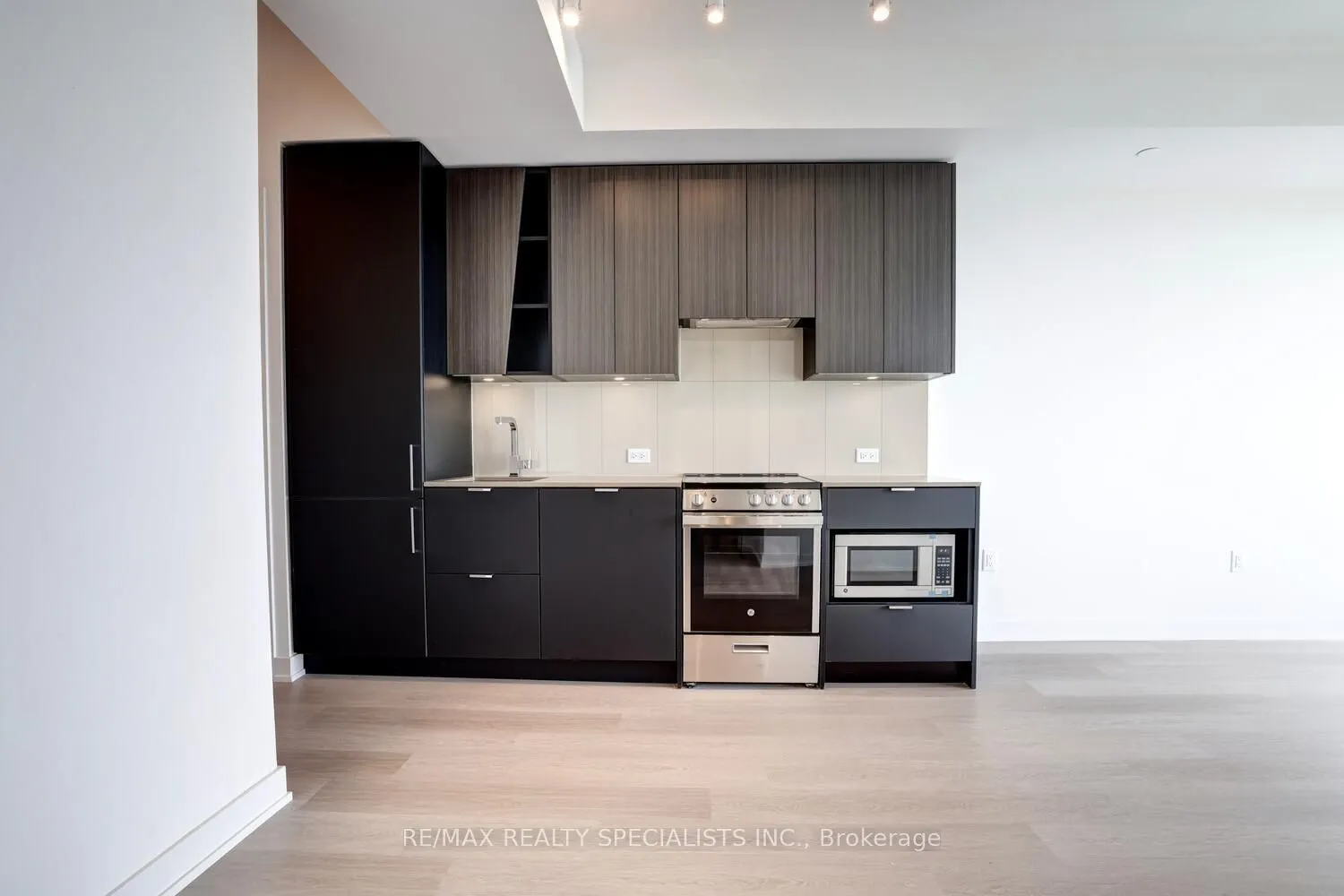 3883 Quartz Road, #2008