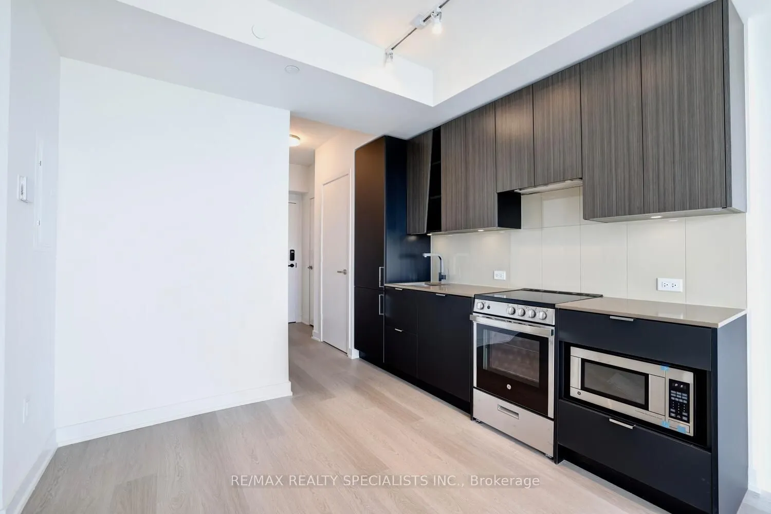 3883 Quartz Road, #2008