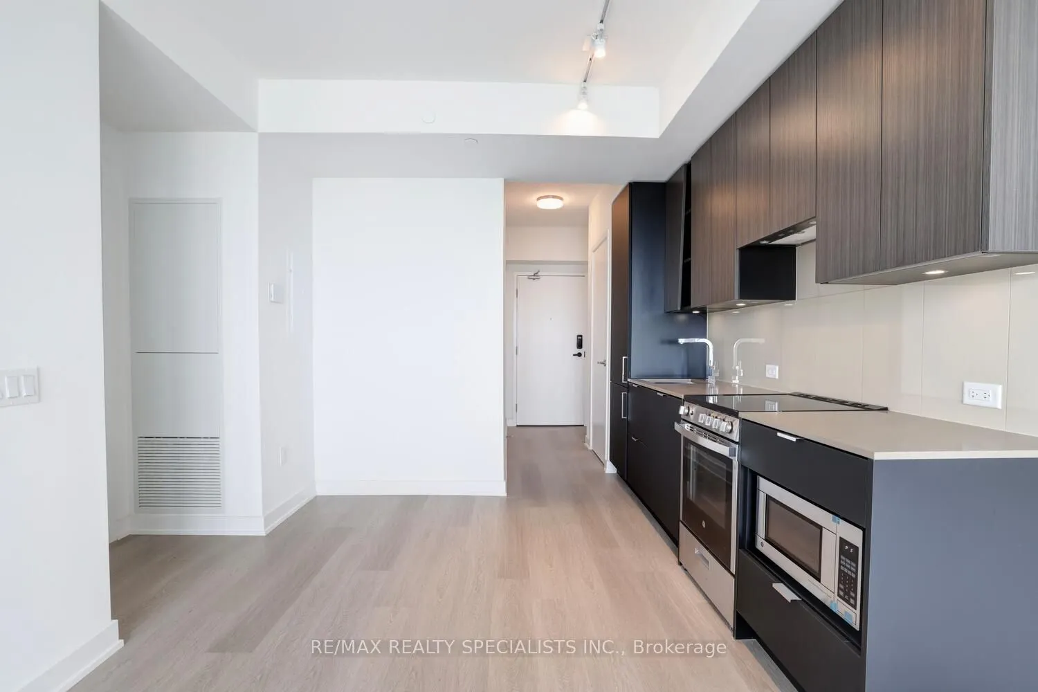 3883 Quartz Road, #2008