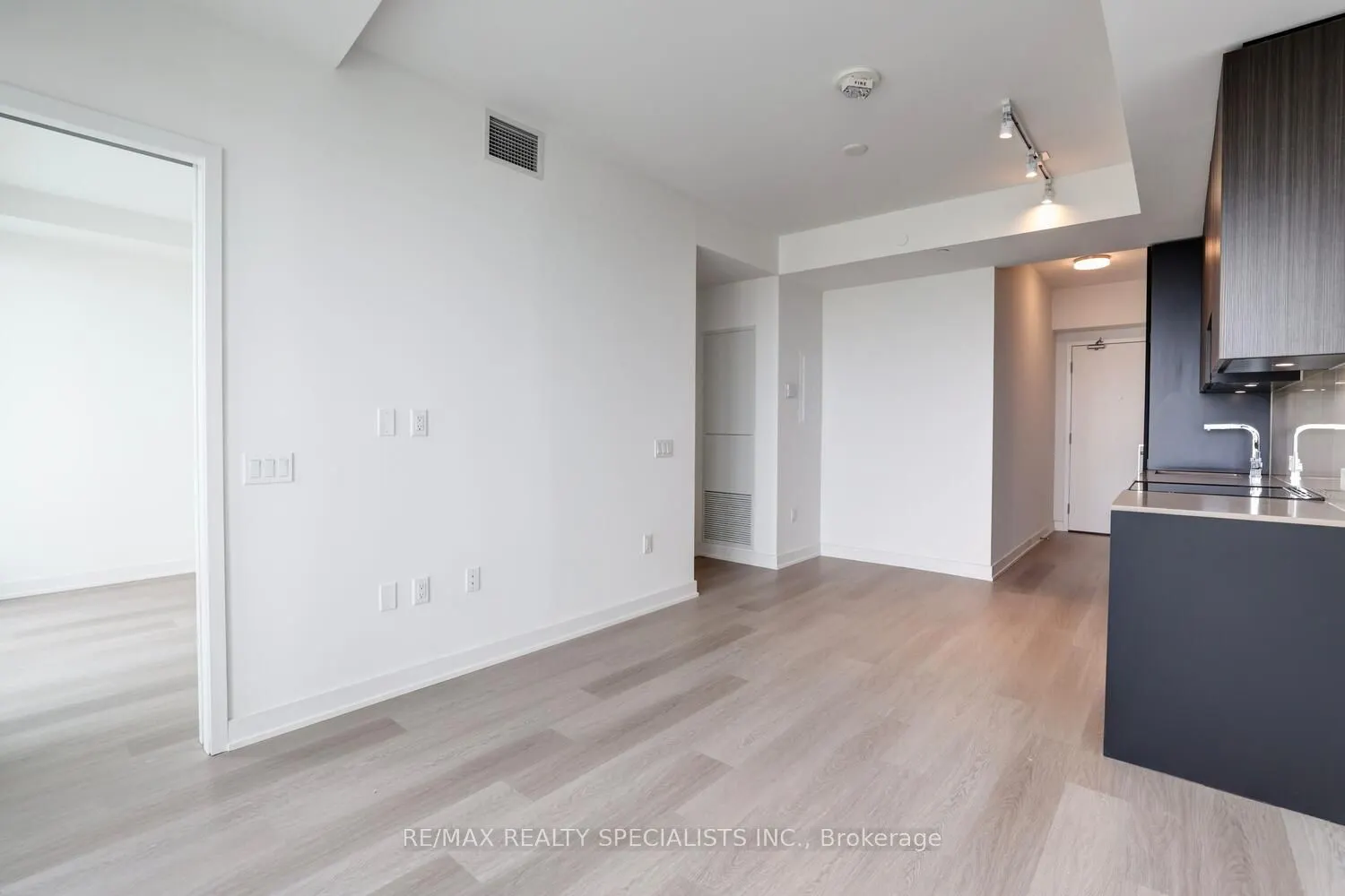 3883 Quartz Road, #2008