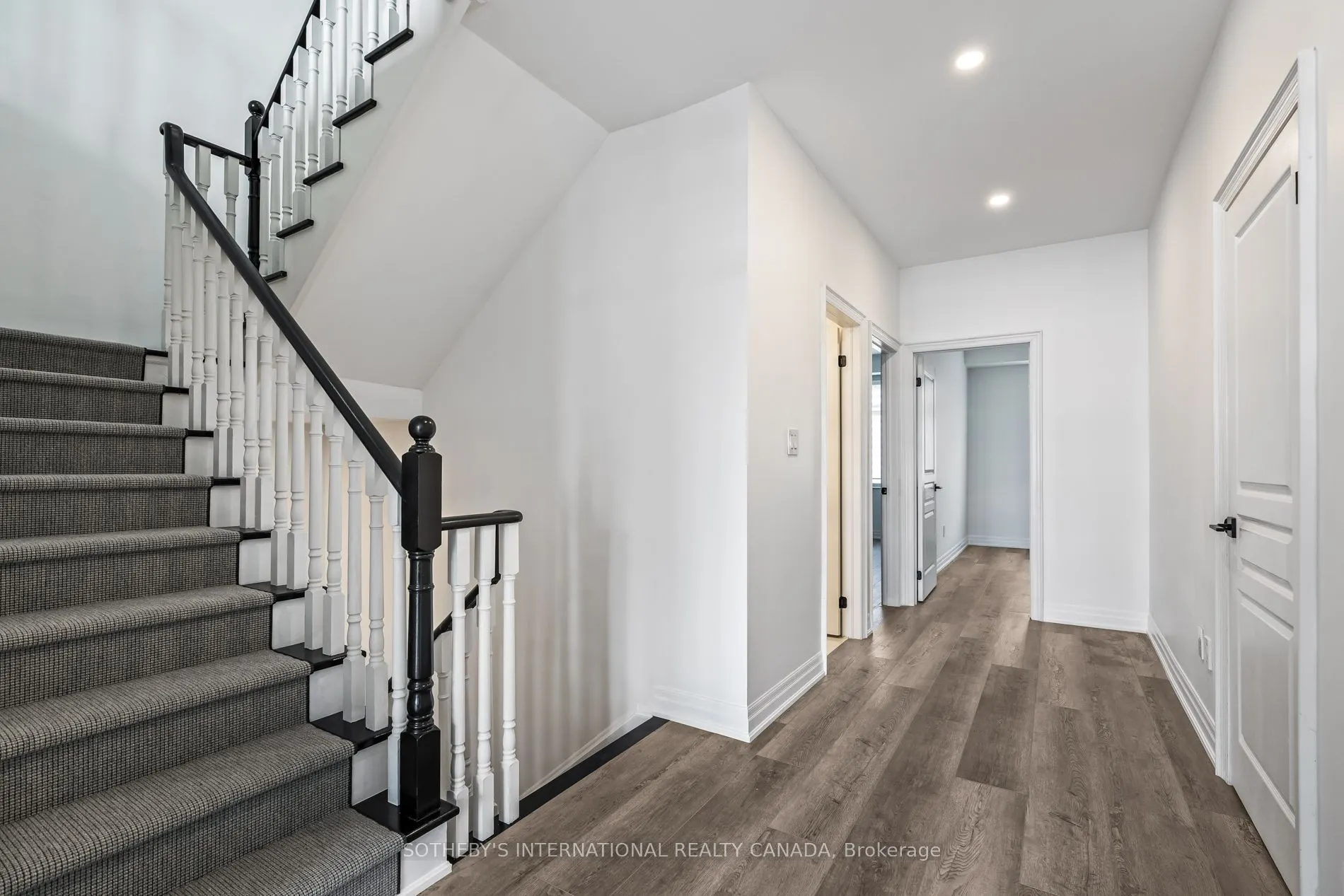 54 St Lawrence Drive, #22