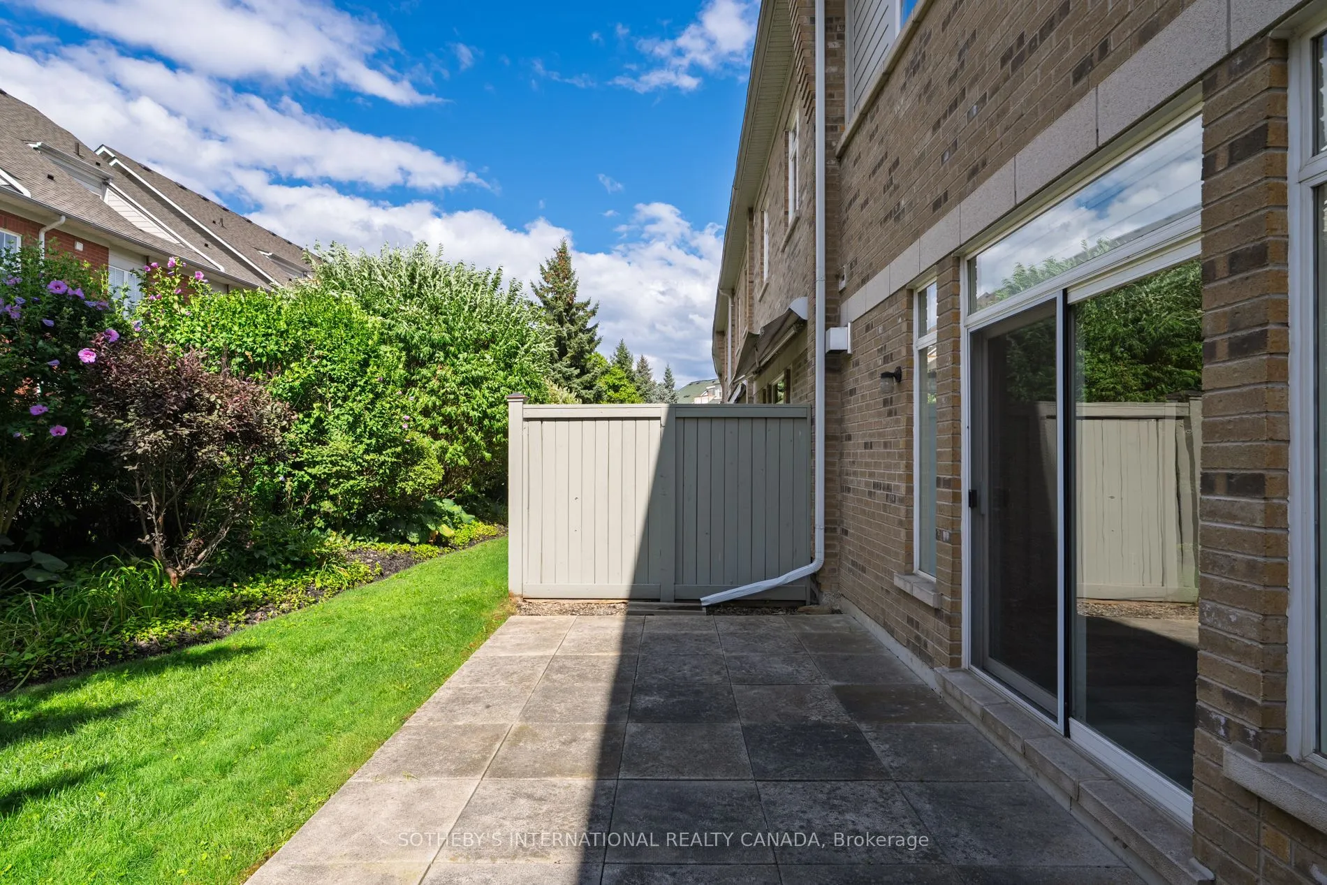 54 St Lawrence Drive, #22