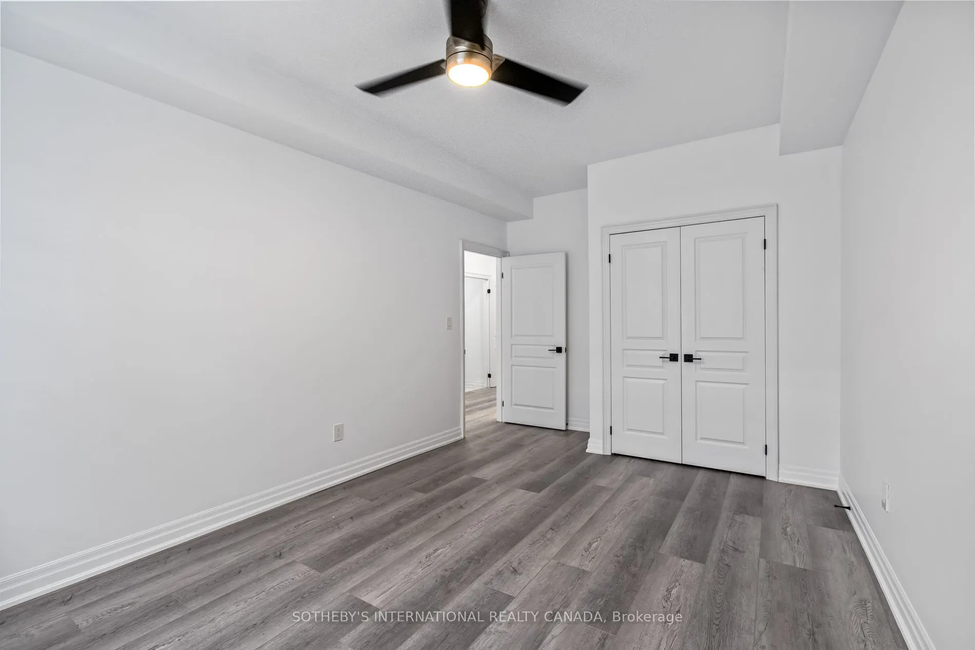 54 St Lawrence Drive, #22
