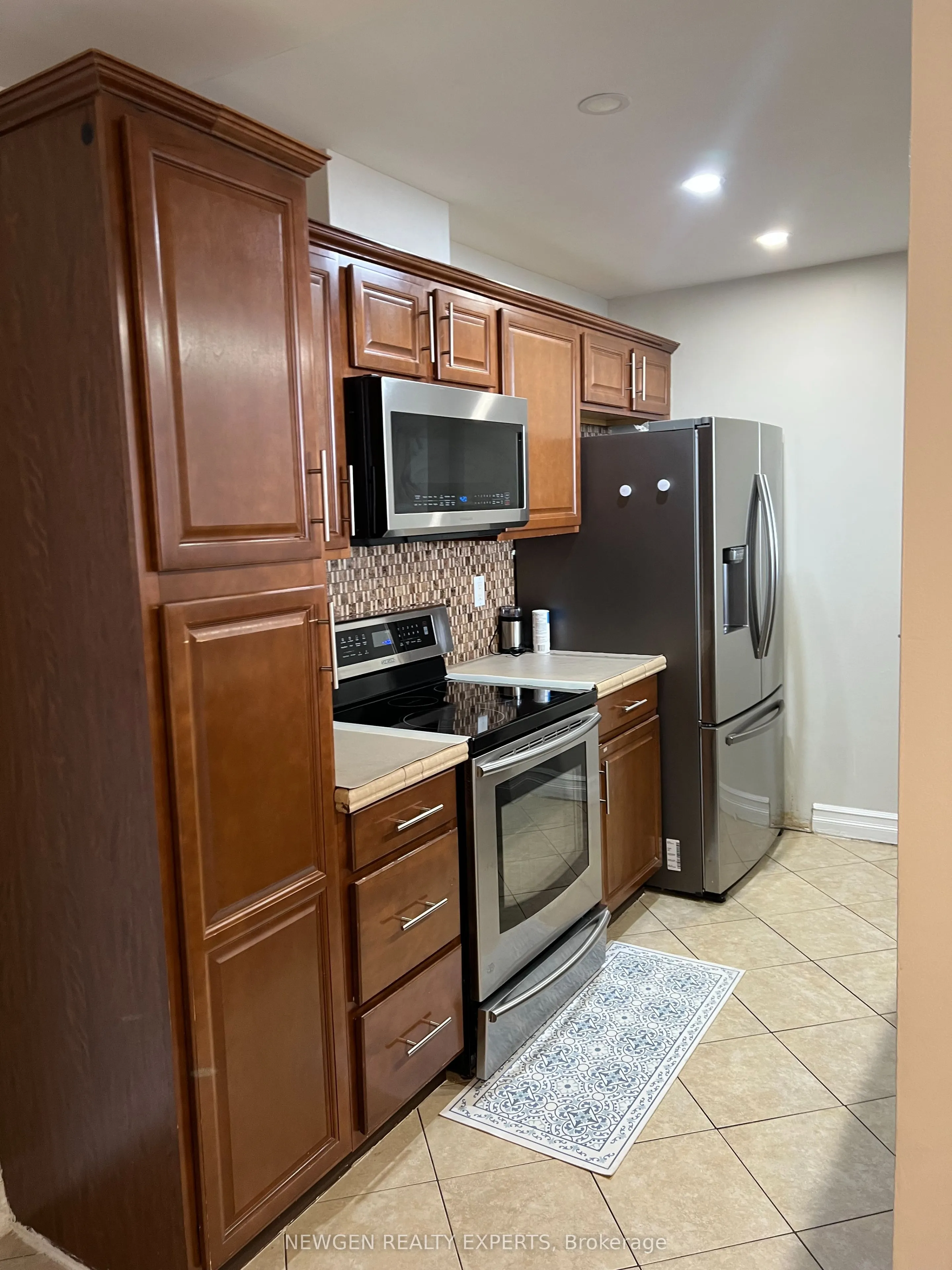 550 Webb Drive, #UPH 12